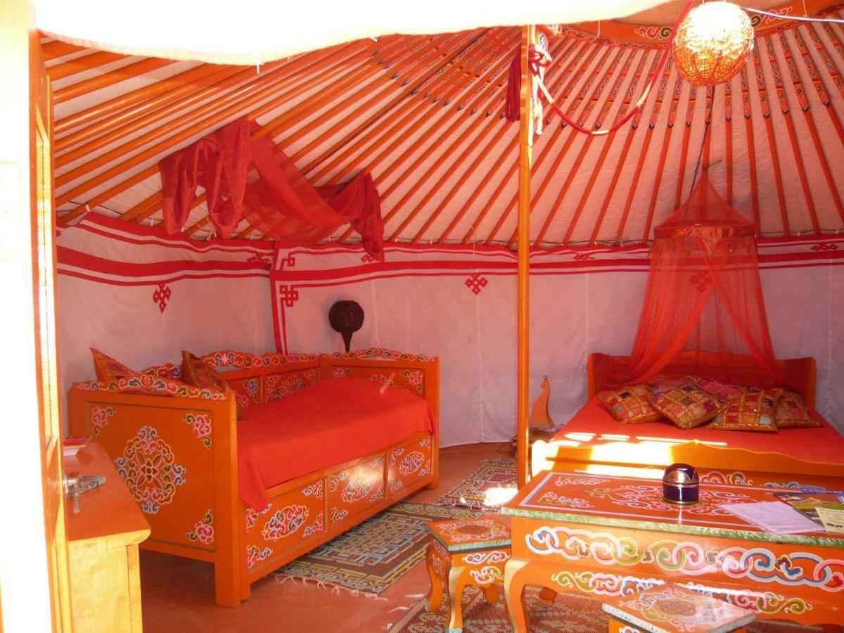 Au Soleil Mongol Bed and Breakfast Sorède Eksteriør billede